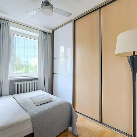 Palace View Near Zlote Tarasy In Center *